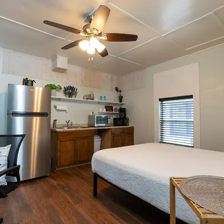 Depot Village Gainesville Room photo